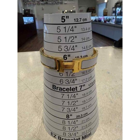 Hermes Women’s White Clic H Bracelet SPB-TS 355070 - Picture 6 of 6